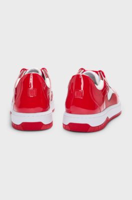 Baskets en similicuir verni, Rouge