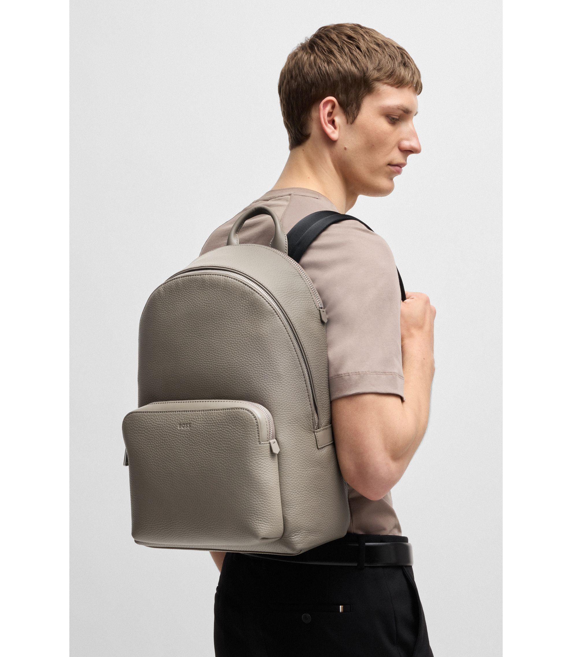 HUGO BOSS ダークブラウン バッグ Bags in Brown by HUGO BOSS |