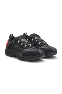 Sneakers esclusive con mesh e pelle scamosciata, Nero