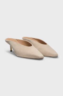 Mules en cuir su&eacute;d&eacute; &agrave; petit talon et monogramme Double&nbsp;B, Beige clair