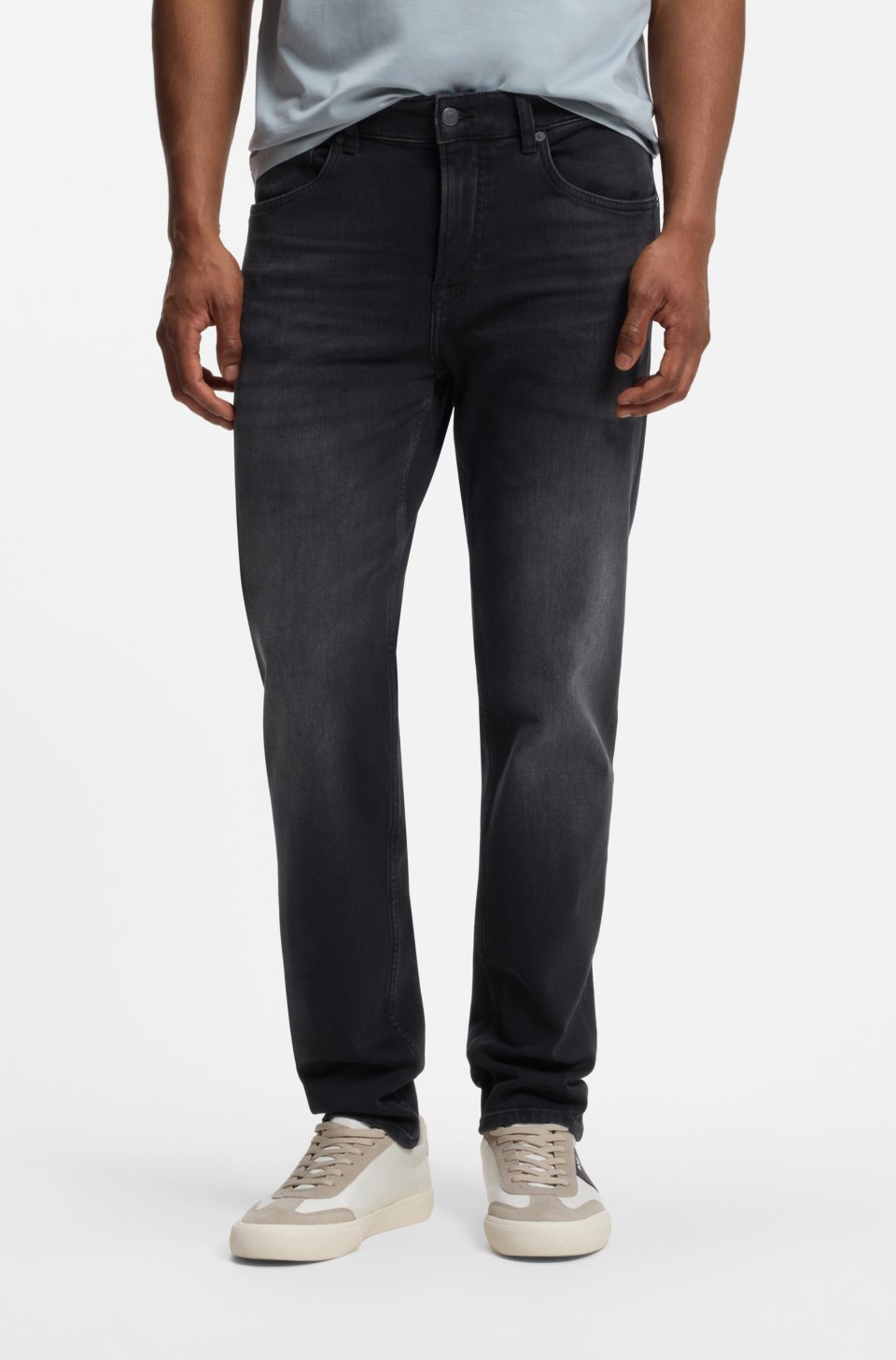 Tapered-fit jeans in black comfort-stretch denim