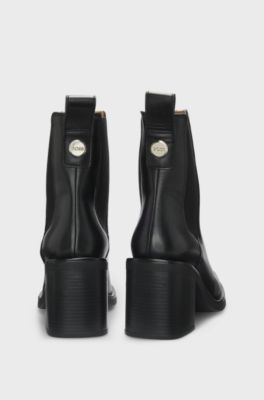 Leather Chelsea boots with logo hardware, Black