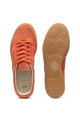 Baskets en cuir su&eacute;d&eacute; avec semelle en gomme, Orange