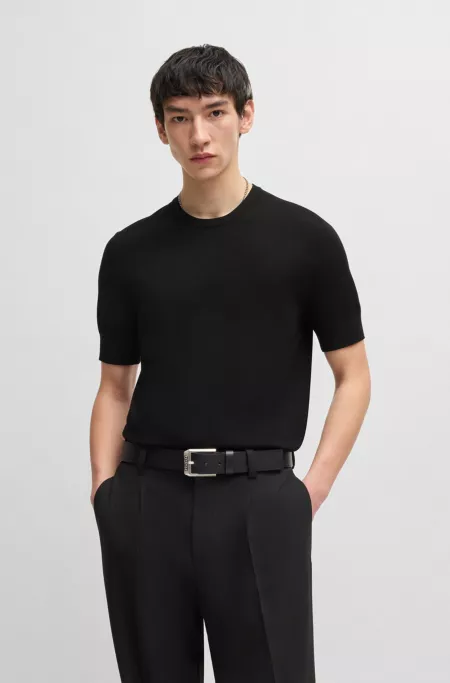 Slim-fit knitted sweater with short sleeves