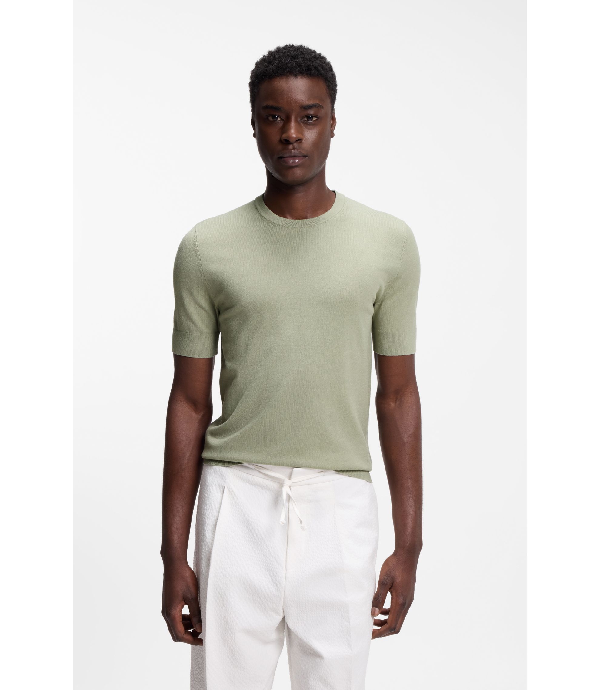 Slim-Fit Strickpullover mit kurzen Ärmeln