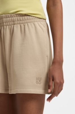 Shorts relaxed fit in terry di cotone con logo ricamato, Beige chiaro