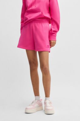 Short d&eacute;contract&eacute; en molleton de coton avec logo brod&eacute;, Rose