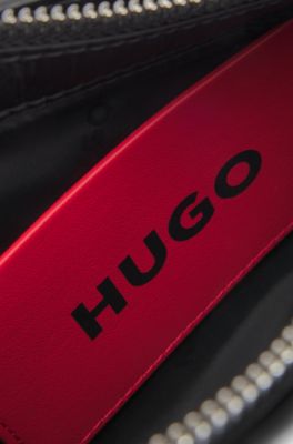 Schoudertas van imitatieleer met logoband, Zwart