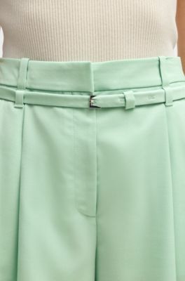 Shorts med regular fit i ny uld, Lysegr&oslash;n