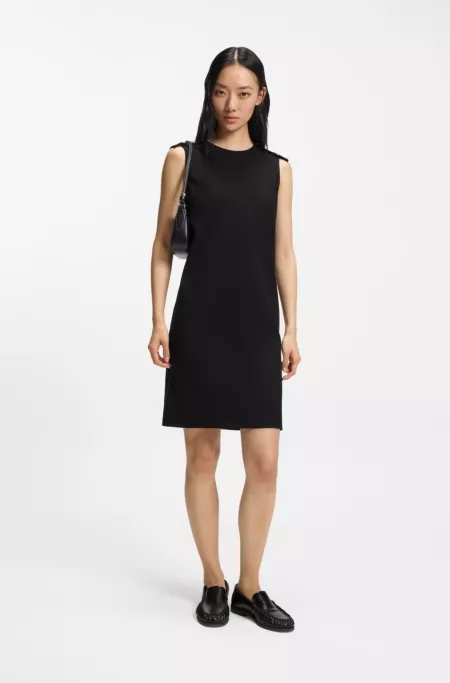 Robe droite en tissu stretch avec épaules boutonnées