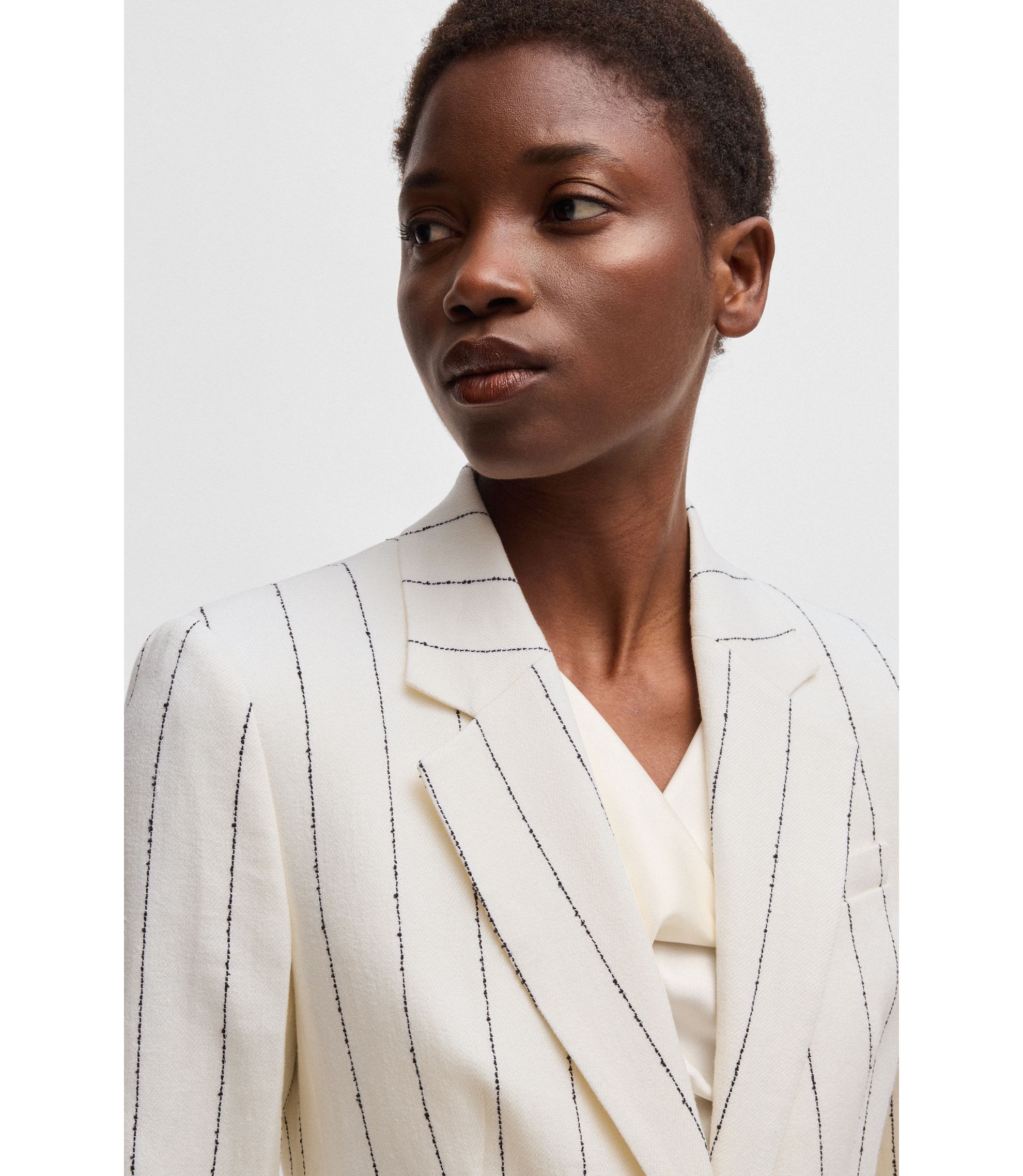 hbeu50537464_962_340?wid=1980&