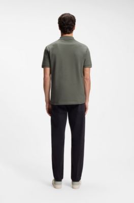 Polo slim fit de algod&oacute;n el&aacute;stico con parche de logo, Gris