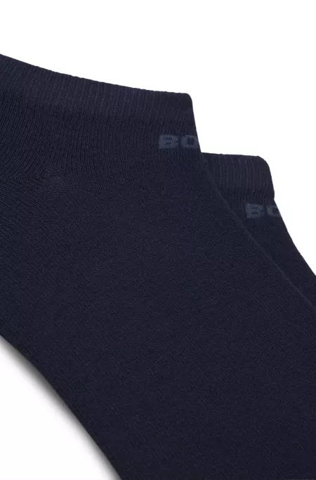 Two-pack of ankle socks in performance fabric