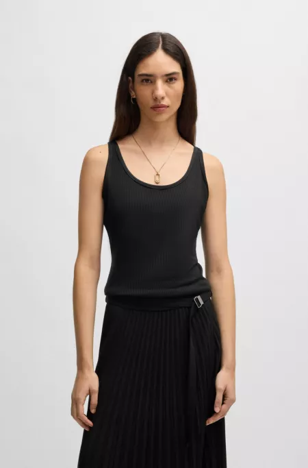 Tank top with ribbed structure