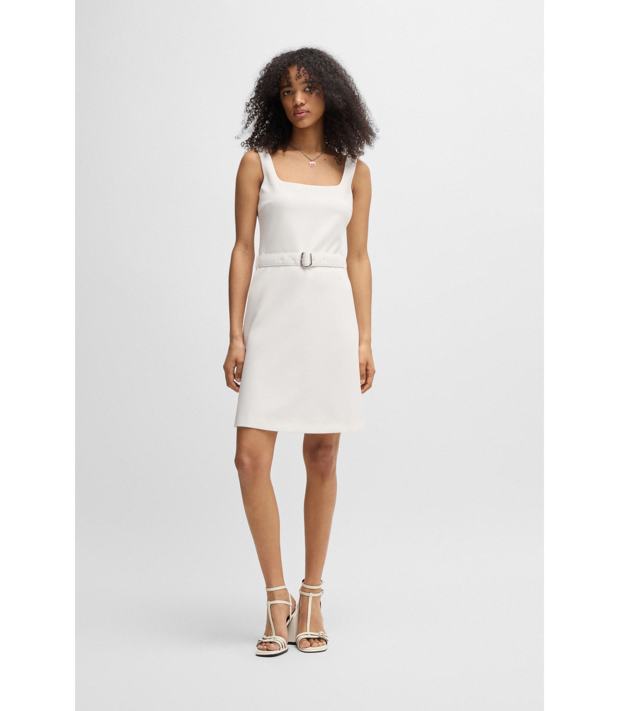 hbeu50537631_102_310?wid=1980&