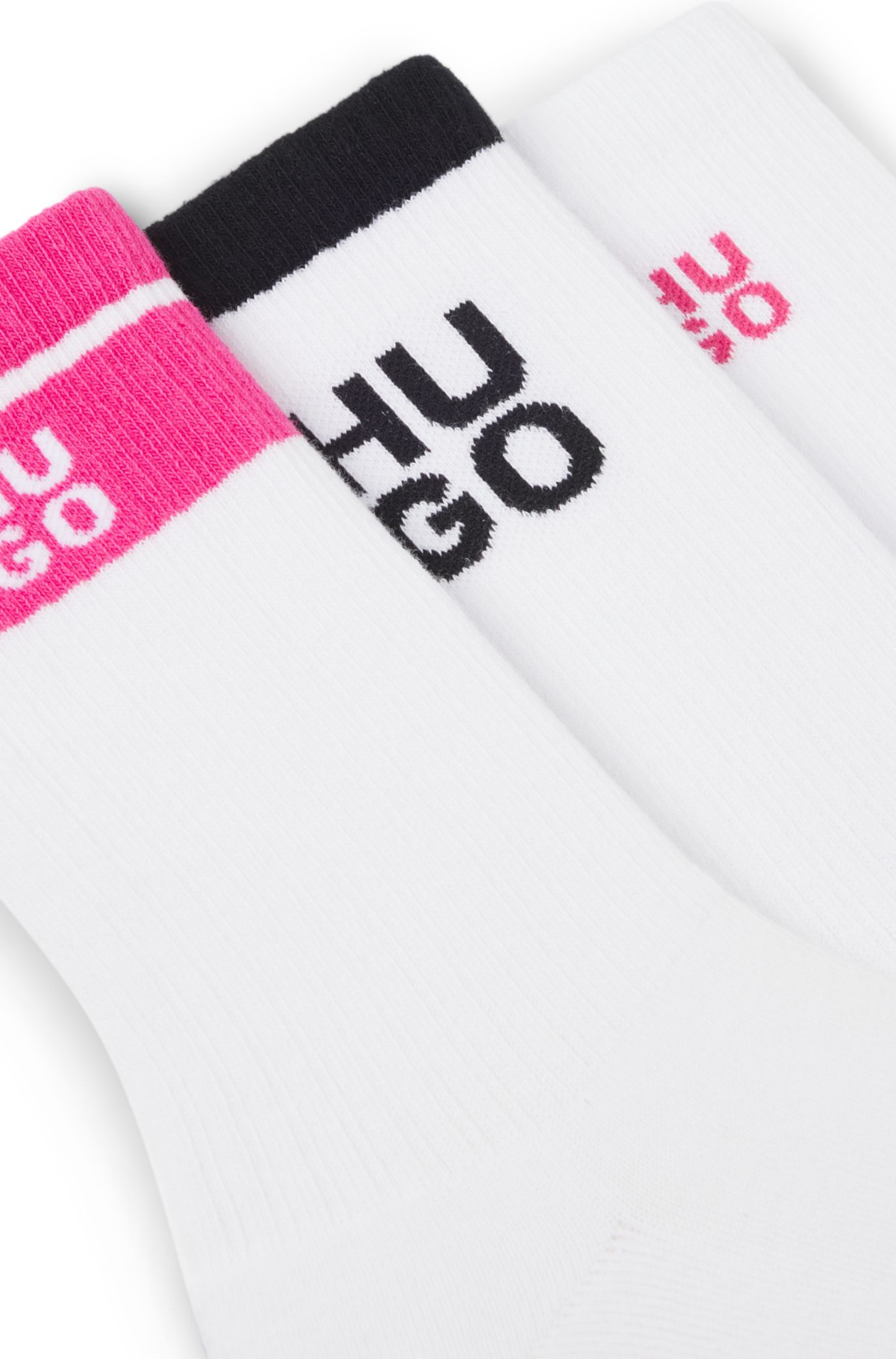 Three-pack of ribbed short socks with stacked logos, White