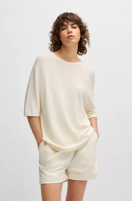 Seamless sweater in a structured knit