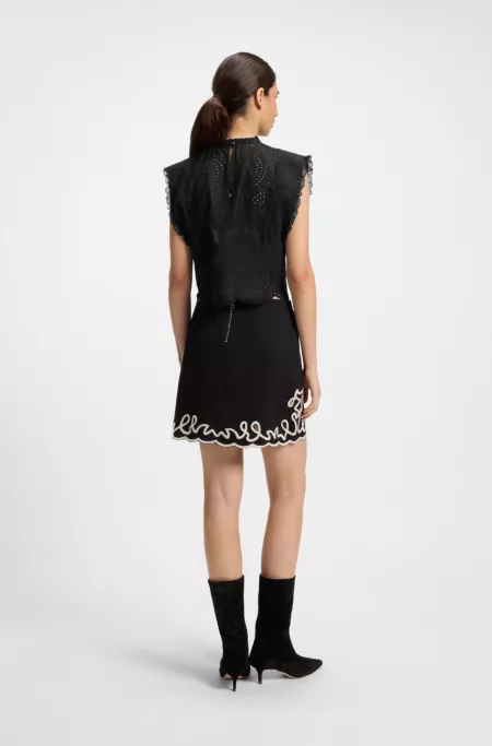 Regular-fit blouse in cotton broderie with pleat details