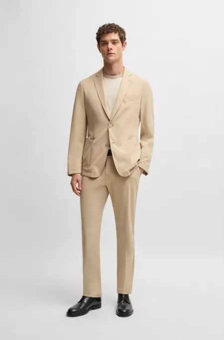Slim-fit suit jacket in travel-friendly stretch softshell