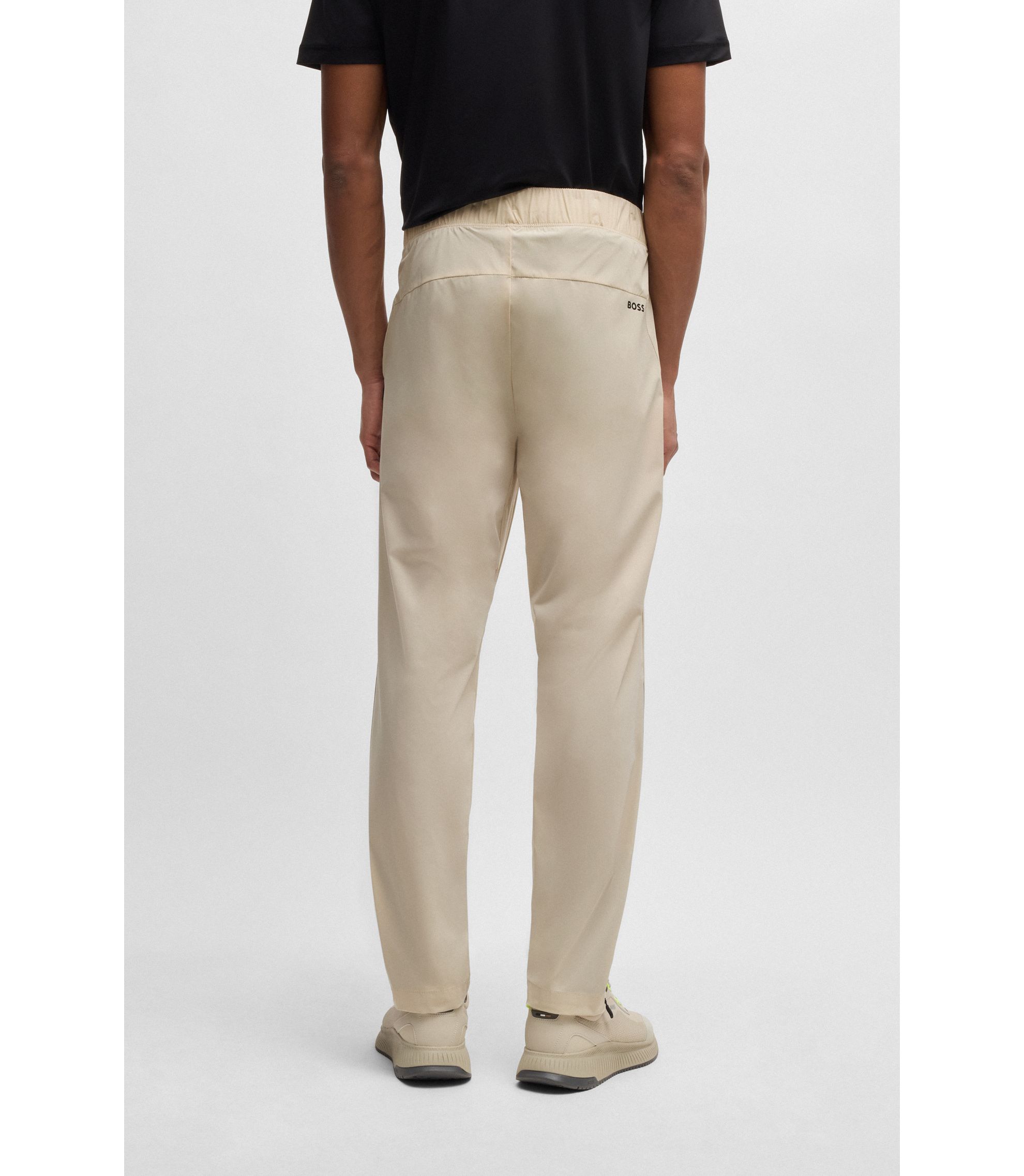 hbeu50539011_284_360?wid=1980&