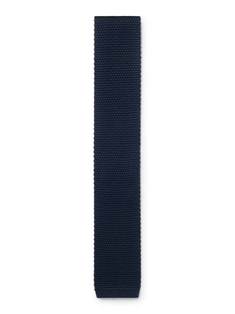Artikel klicken und genauer betrachten! - Die 7,0 Zentimeter breite BOSS Krawatte aus edler strukturierter Seide ist die ideale Wahl, wenn es nicht allzu formell sein soll. Gestrickt mit Jacquard-Struktur. | im Online Shop kaufen