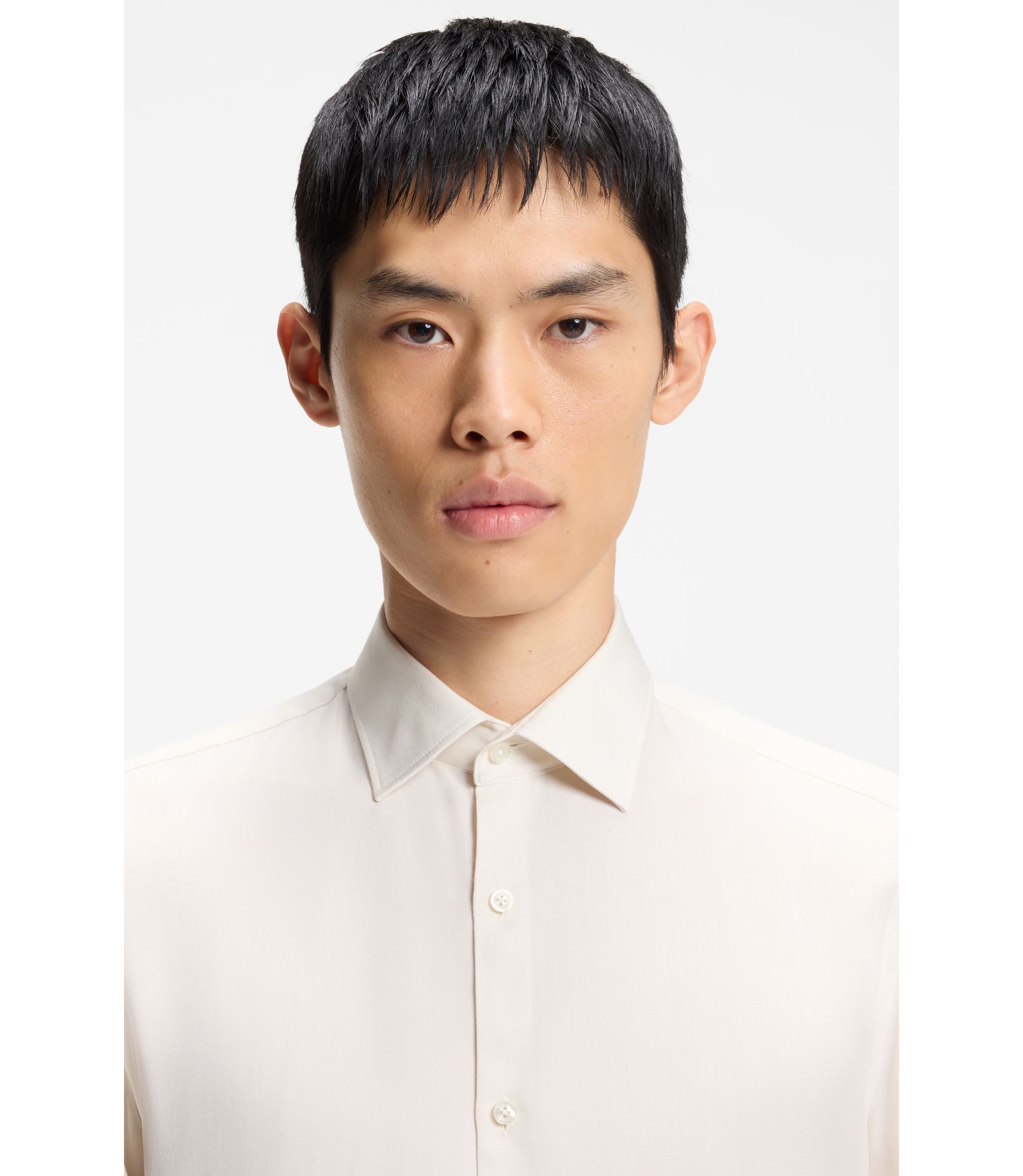 Slim-Fit Hemd aus gewaschenem Satin