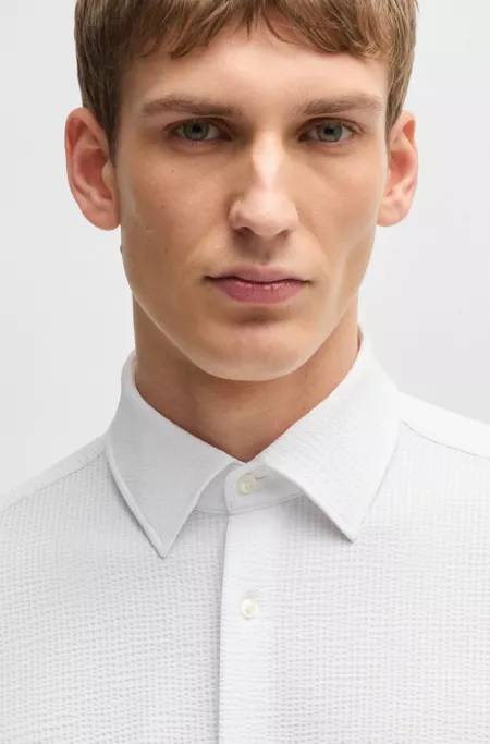 Slim-fit shirt in Italian-made performance-stretch seersucker