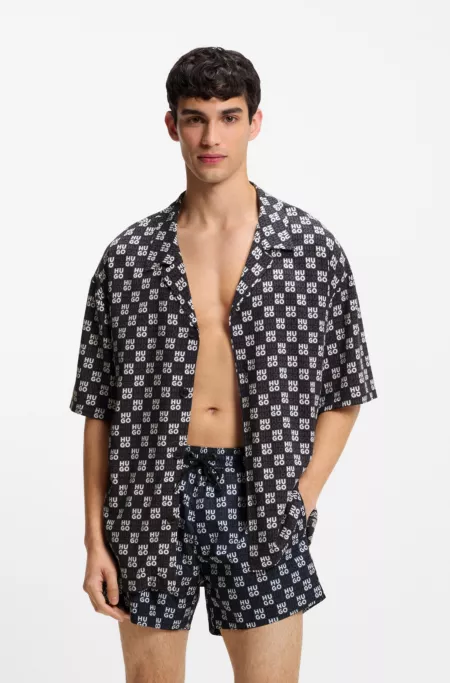 Camisa relaxed fit con estampado de flores