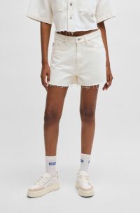 Ecrufarbene Denim-Shorts mit unversäuberten Säumen, Weiß
