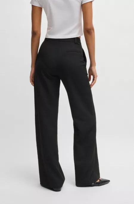 Regular-fit trousers in stretch seersucker