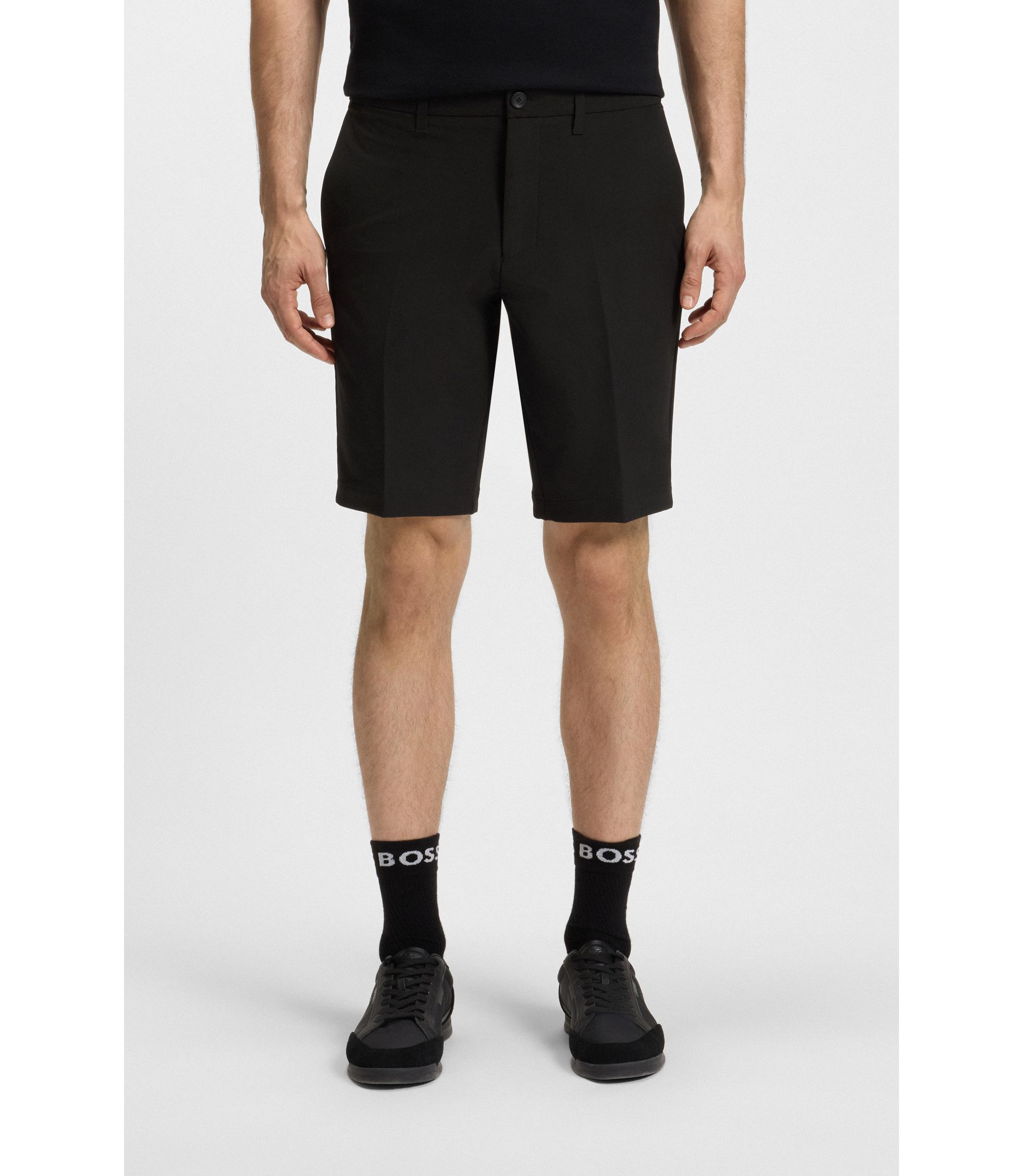Slim-Fit Shorts aus wasserabweisendem Stretch-Gewebe