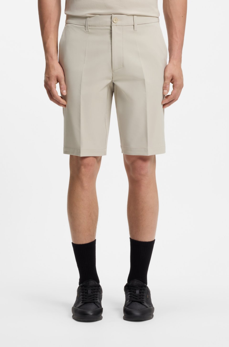 Slim-fit shorts in water-repellent stretch fabric