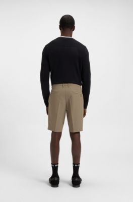 Bermuda slim fit in tessuto elasticizzato idrorepellente, Calce