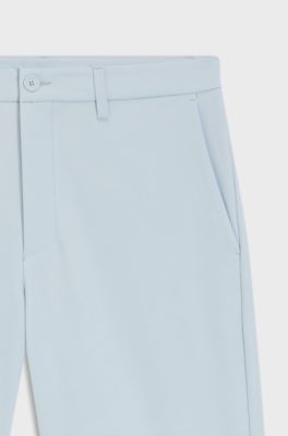 Slim-Fit Shorts aus wasserabweisendem Stretch-Gewebe, Hellblau