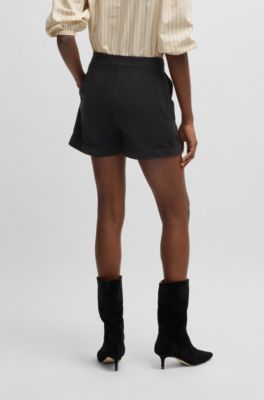 피치 스트레치 코튼 A라인 쇼츠, 블랙