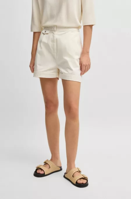 Short à la coupe évasée en coton stretch doux