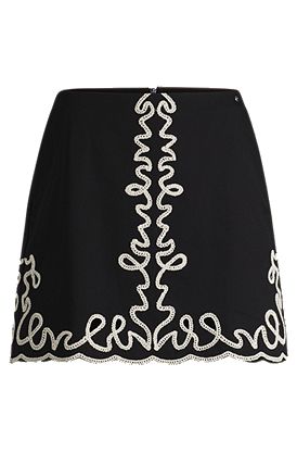 Cotton mini skirt with contrast embroidery
