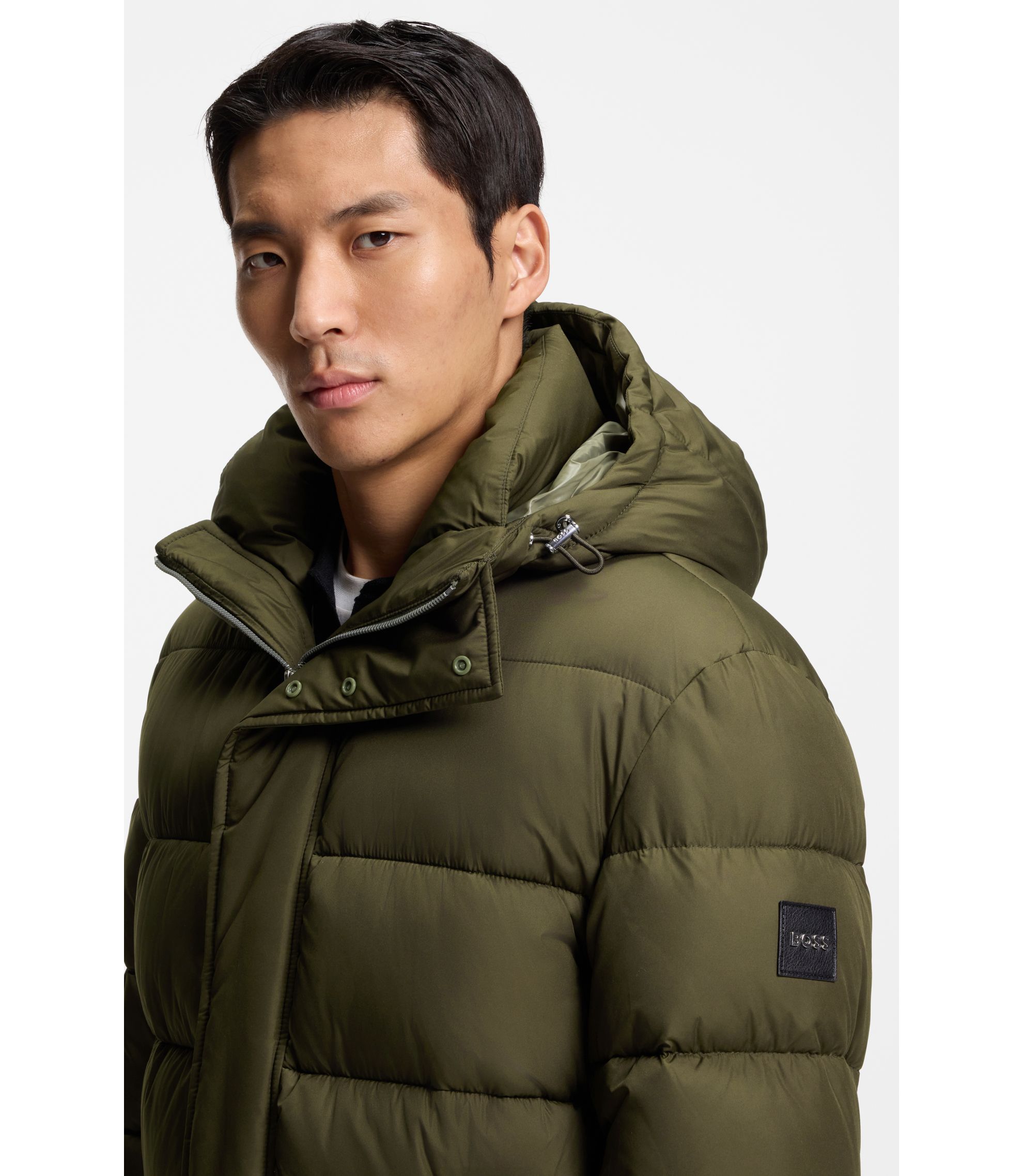 BOSS - はっ水ロングパデッドジャケット フード付き - オリーブ