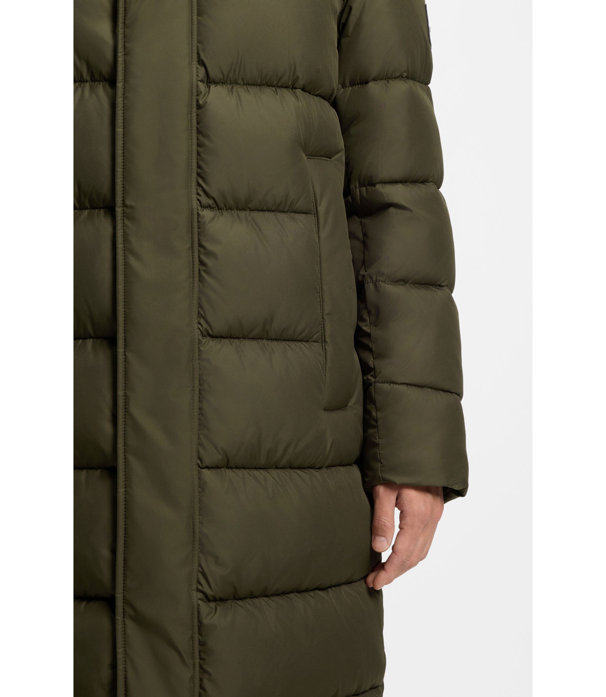 BOSS - はっ水ロングパデッドジャケット フード付き - オリーブ