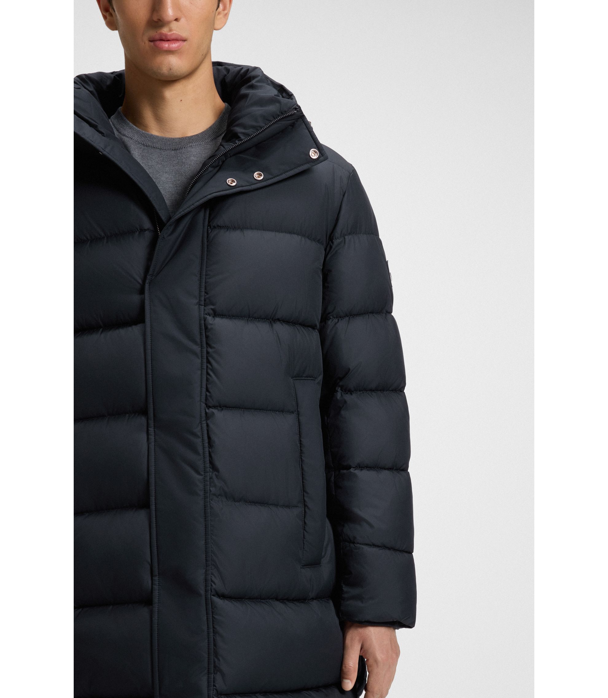 hbeu50540474_404_341?wid=1980&