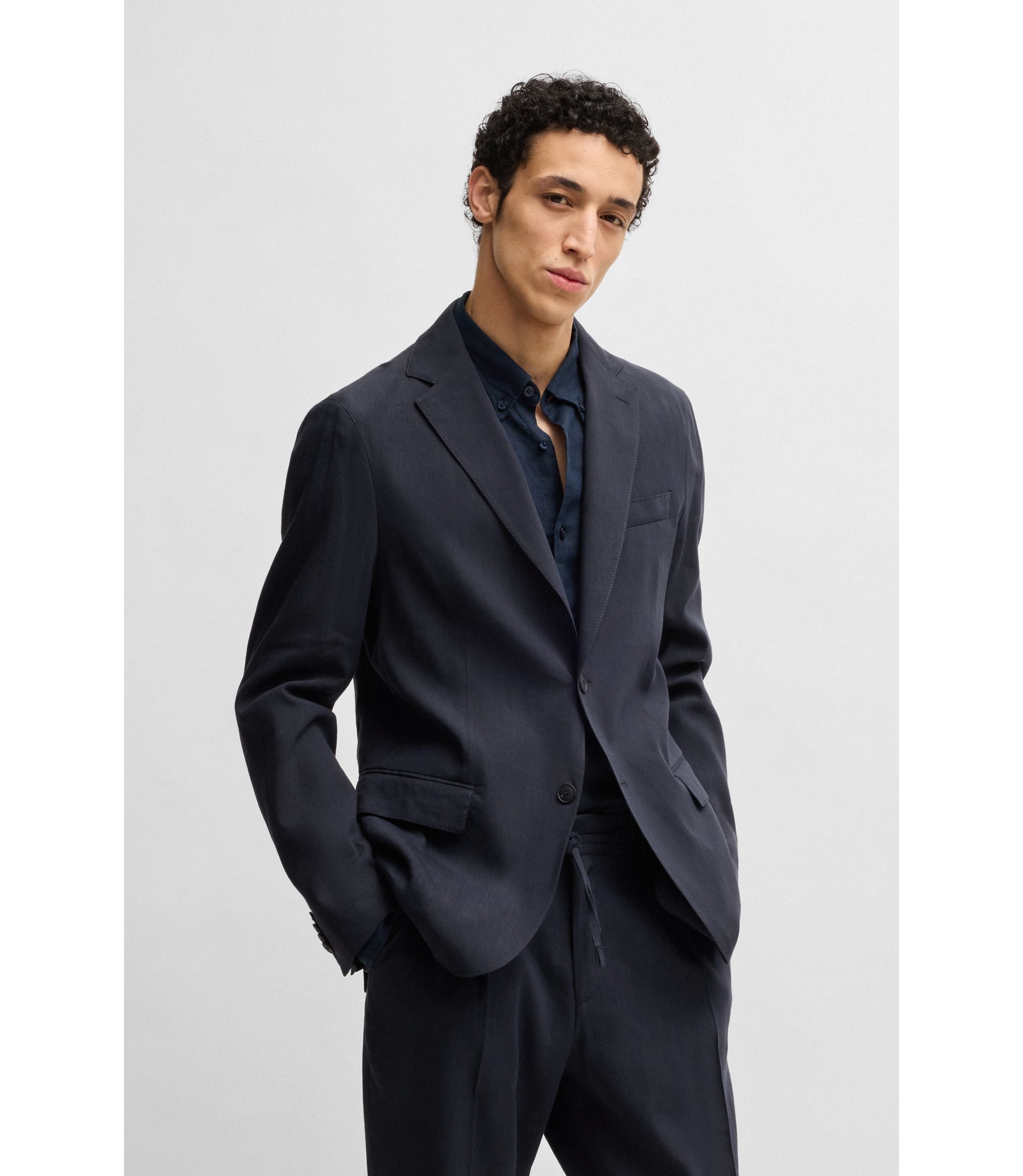 hbeu50540685_404_350?wid=1980&