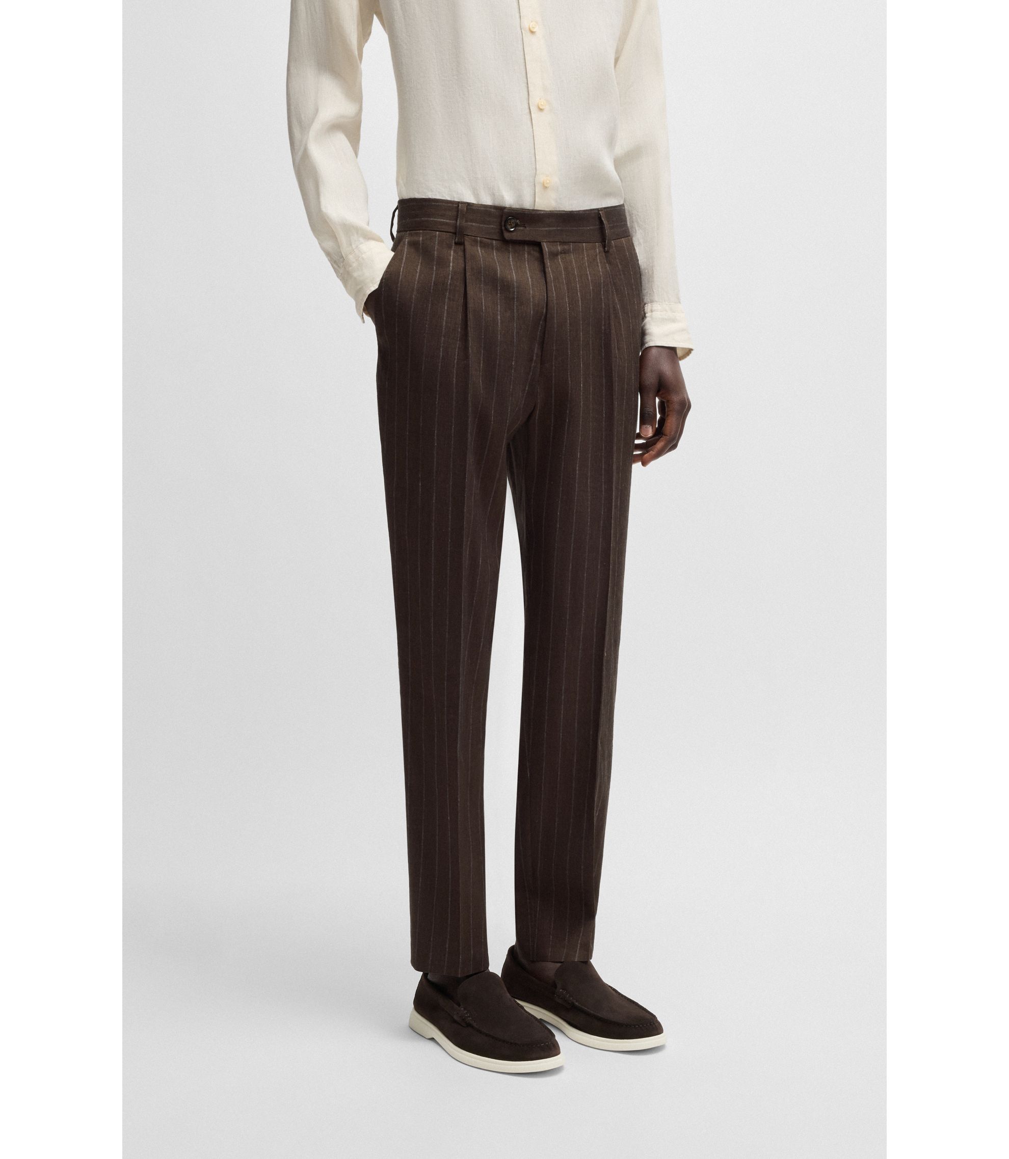 hbeu50540765_204_342?wid=1980&