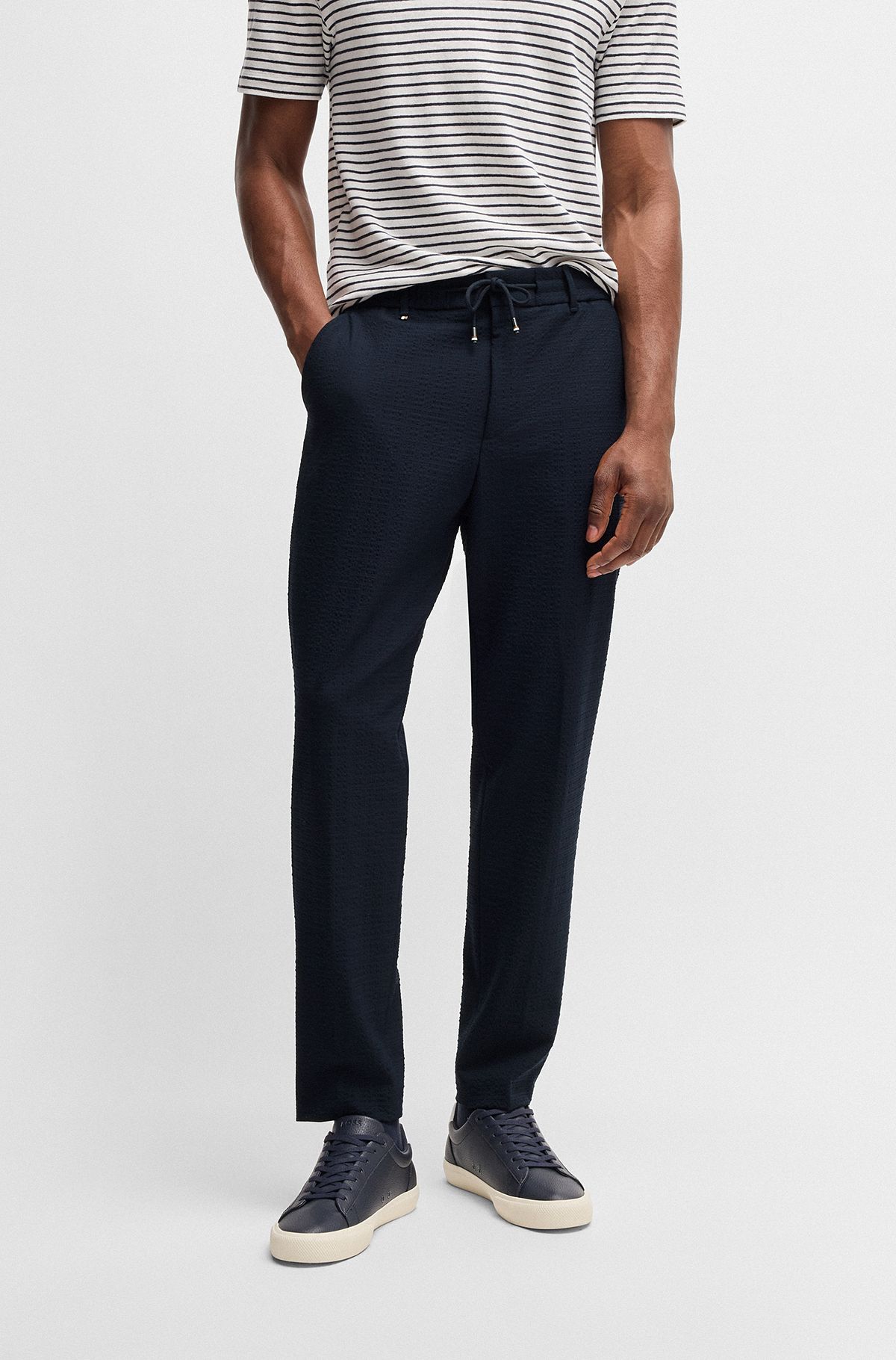 HUGO BOSS メンズパンツとショートパンツ | カーゴ, チノ HUGO BOSS メンズパンツとショートパンツ | カーゴ, チノ