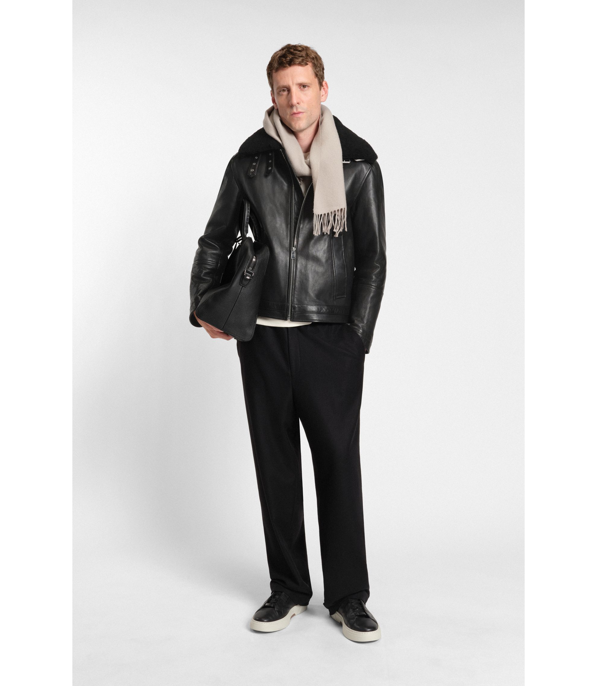 hbeu50540917_001_300?wid=1980&