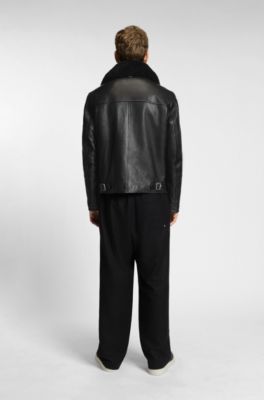 Veste en cuir avec col en peau retourn&eacute;e, Noir