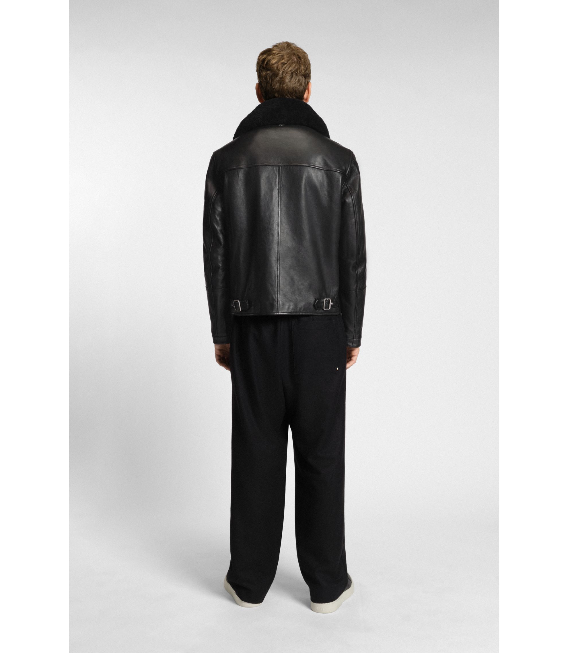 hbeu50540917_001_360?wid=1980&