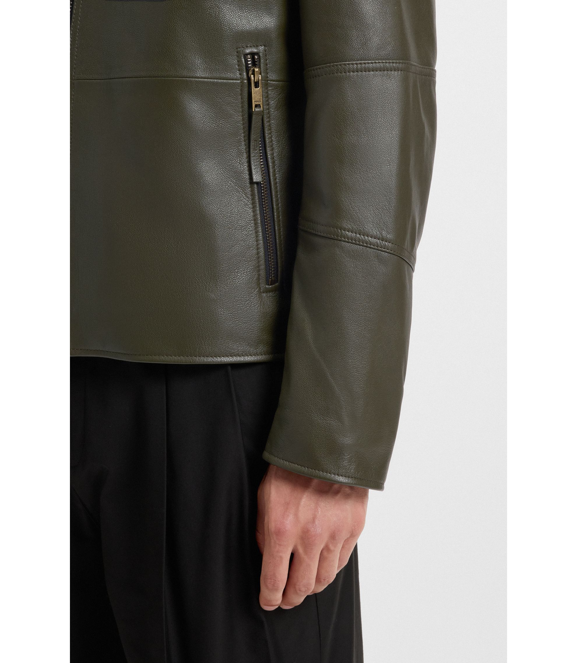 hbeu50540984_355_341?wid=1980&