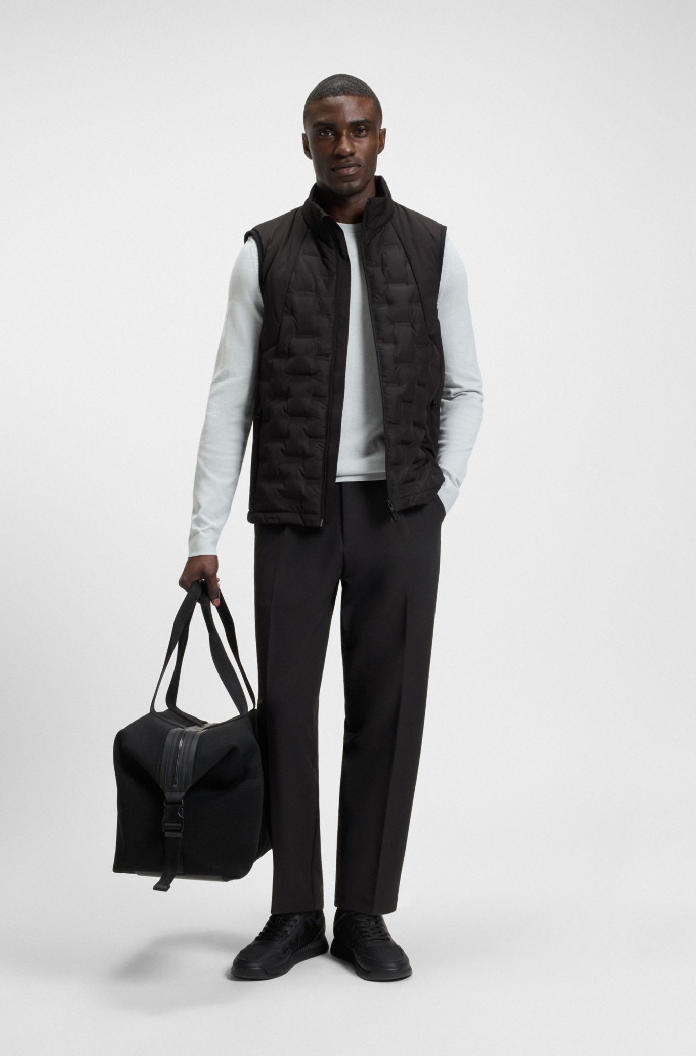 値下げしました⭐︎美品　BOSS ダウンベスト 黒 BOSS - ダウンベスト ウェルドロゴパターン - ブラック