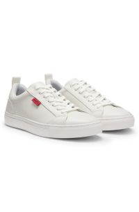 Sneakers aus Kunstleder mit rotem Logo-Etikett, Weiß