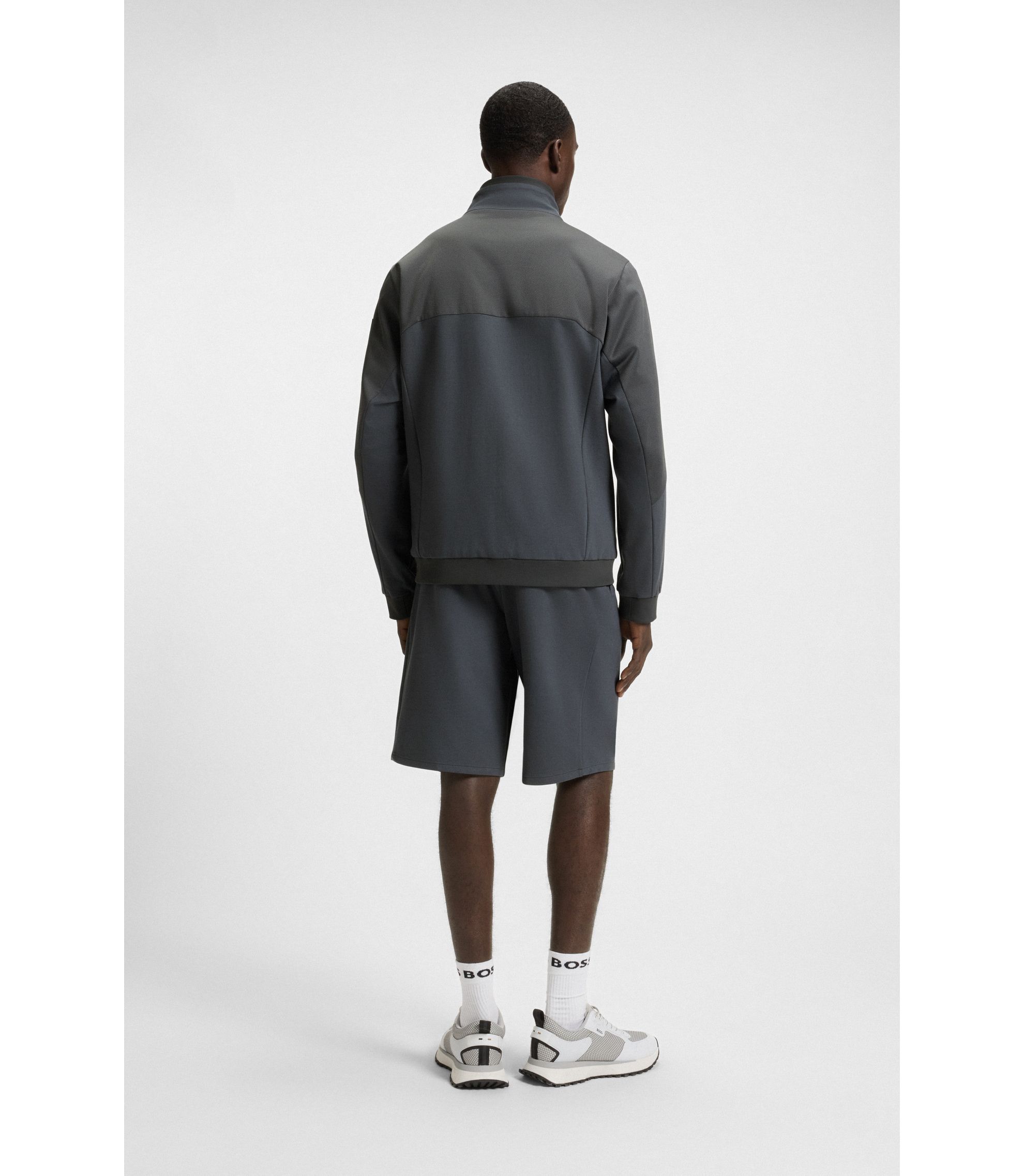 BOSS - フロントタック ショートパンツ イージーアイロン ジャージー
